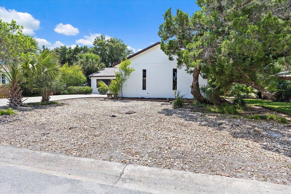 319 Alcazar St