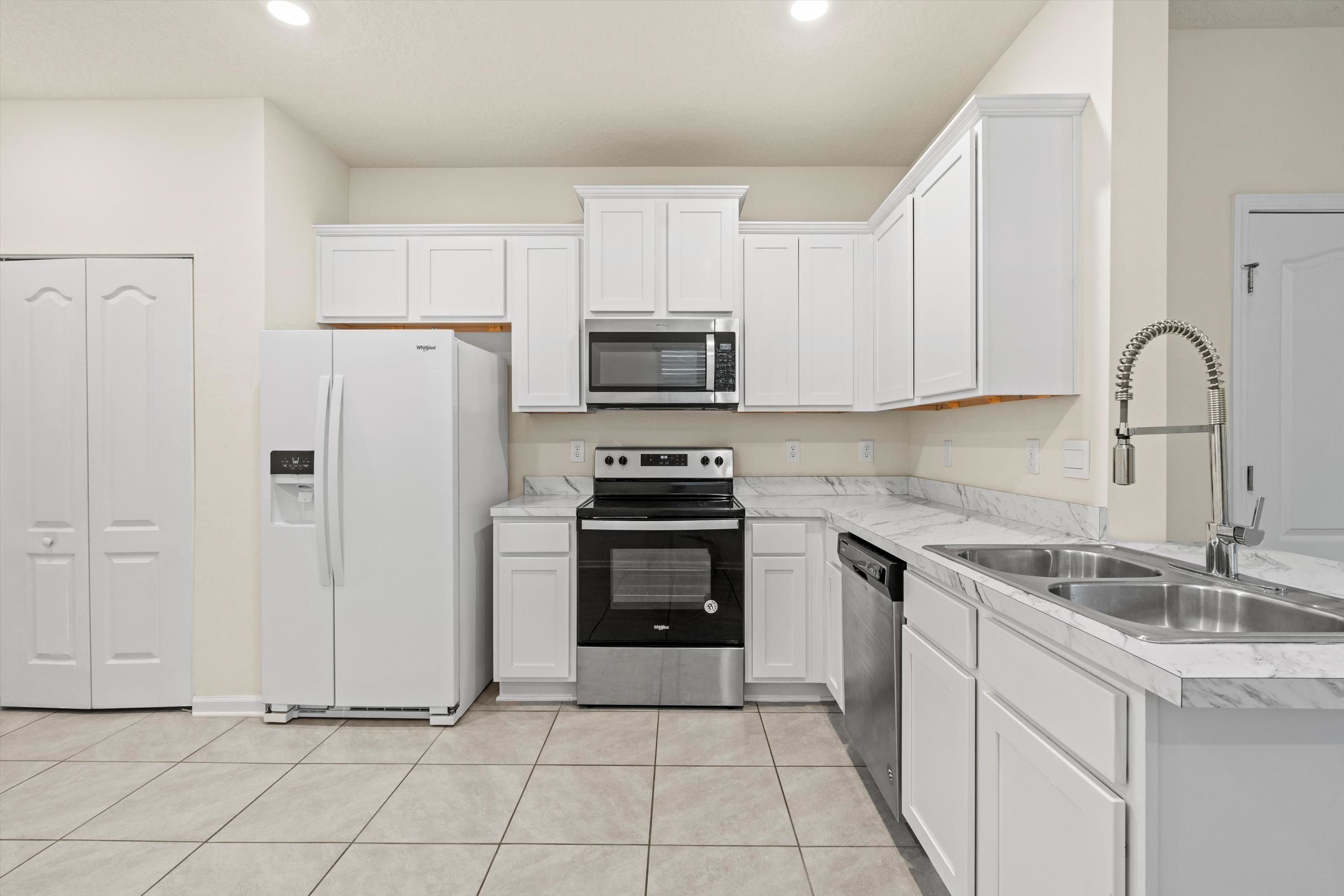 7690 Legacy Trail