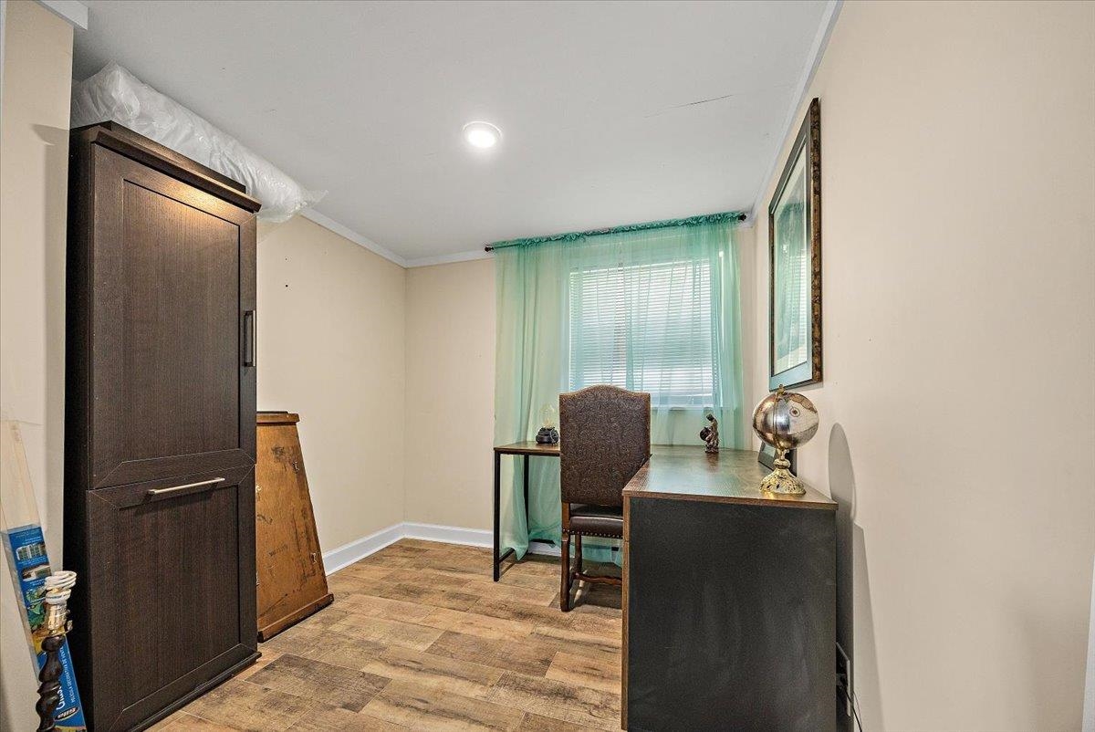 6 E San Carlos Ave