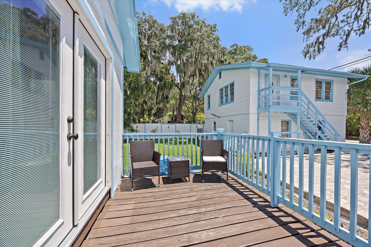 6 E San Carlos Ave