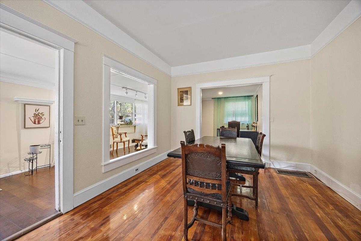 6 E San Carlos Ave