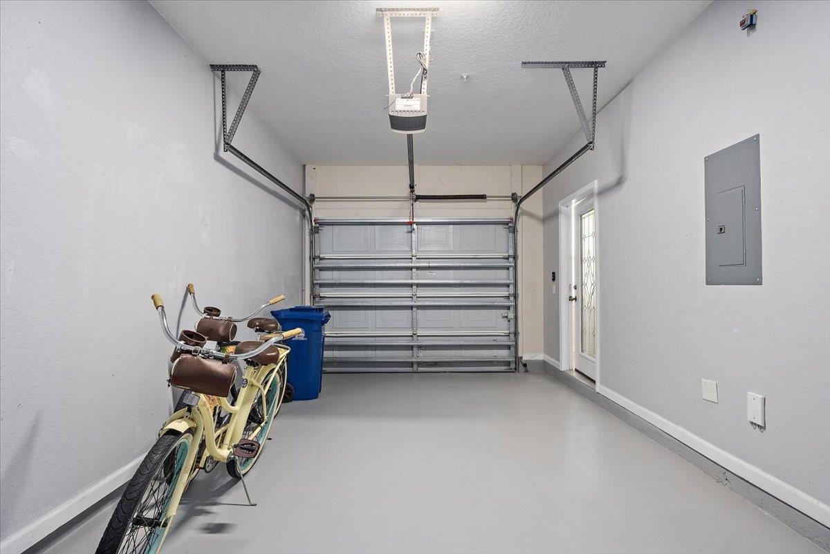 115 E Pine Hollow Trl Unit: 106