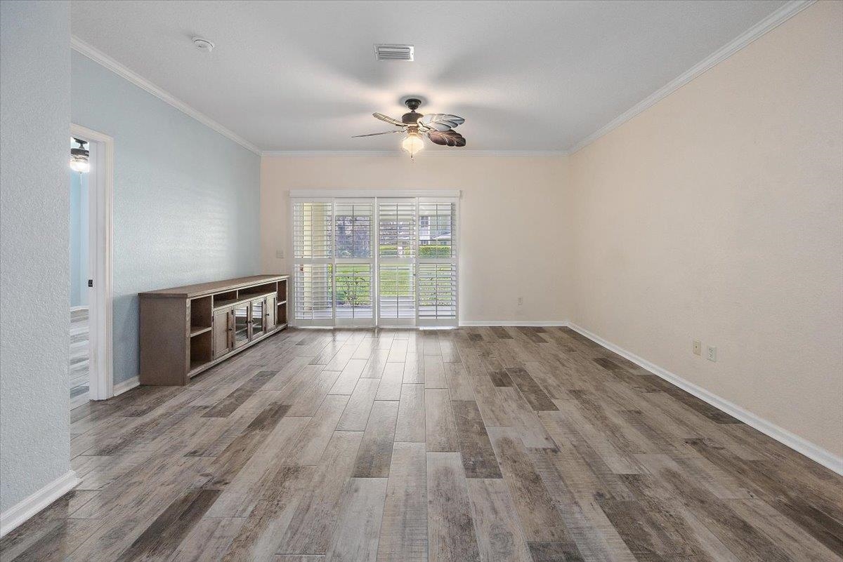 115 E Pine Hollow Trl Unit: 106