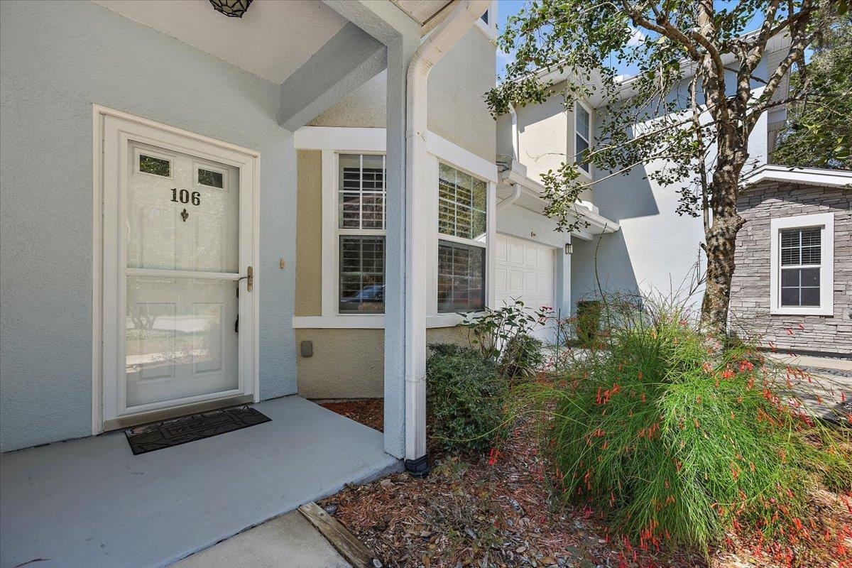115 E Pine Hollow Trl Unit: 106