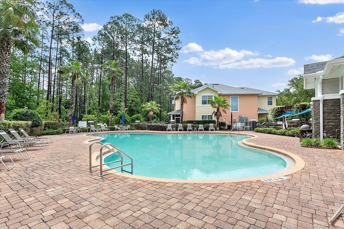 115 E Pine Hollow Trl Unit: 106
