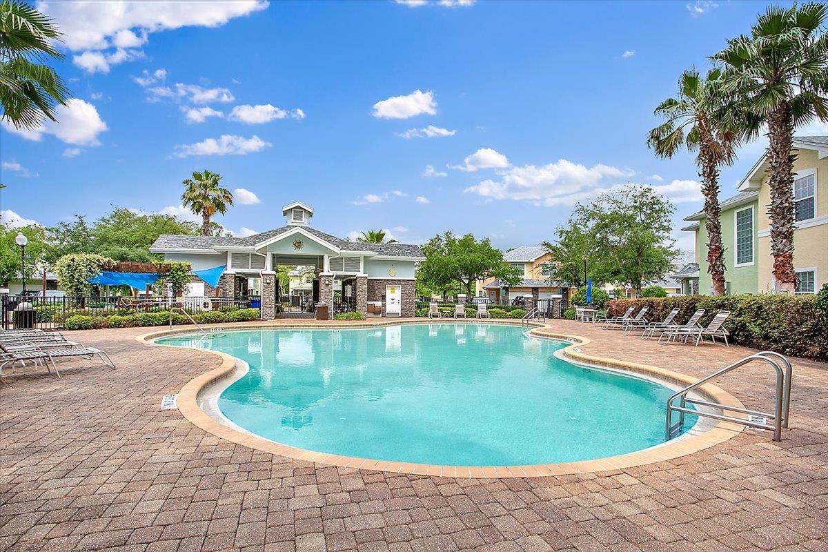 115 E Pine Hollow Trl Unit: 106