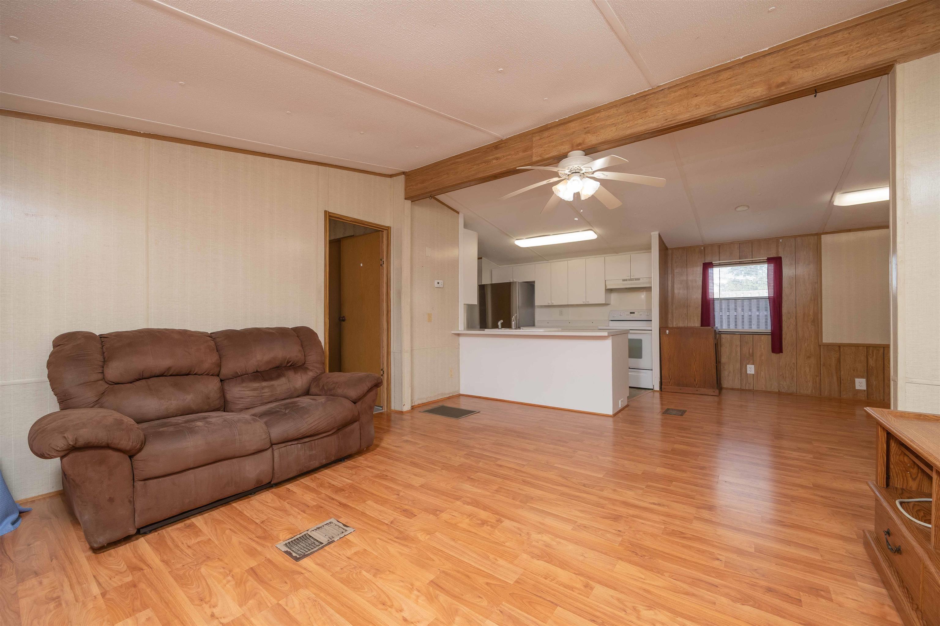 496 Ravenswood Dr.