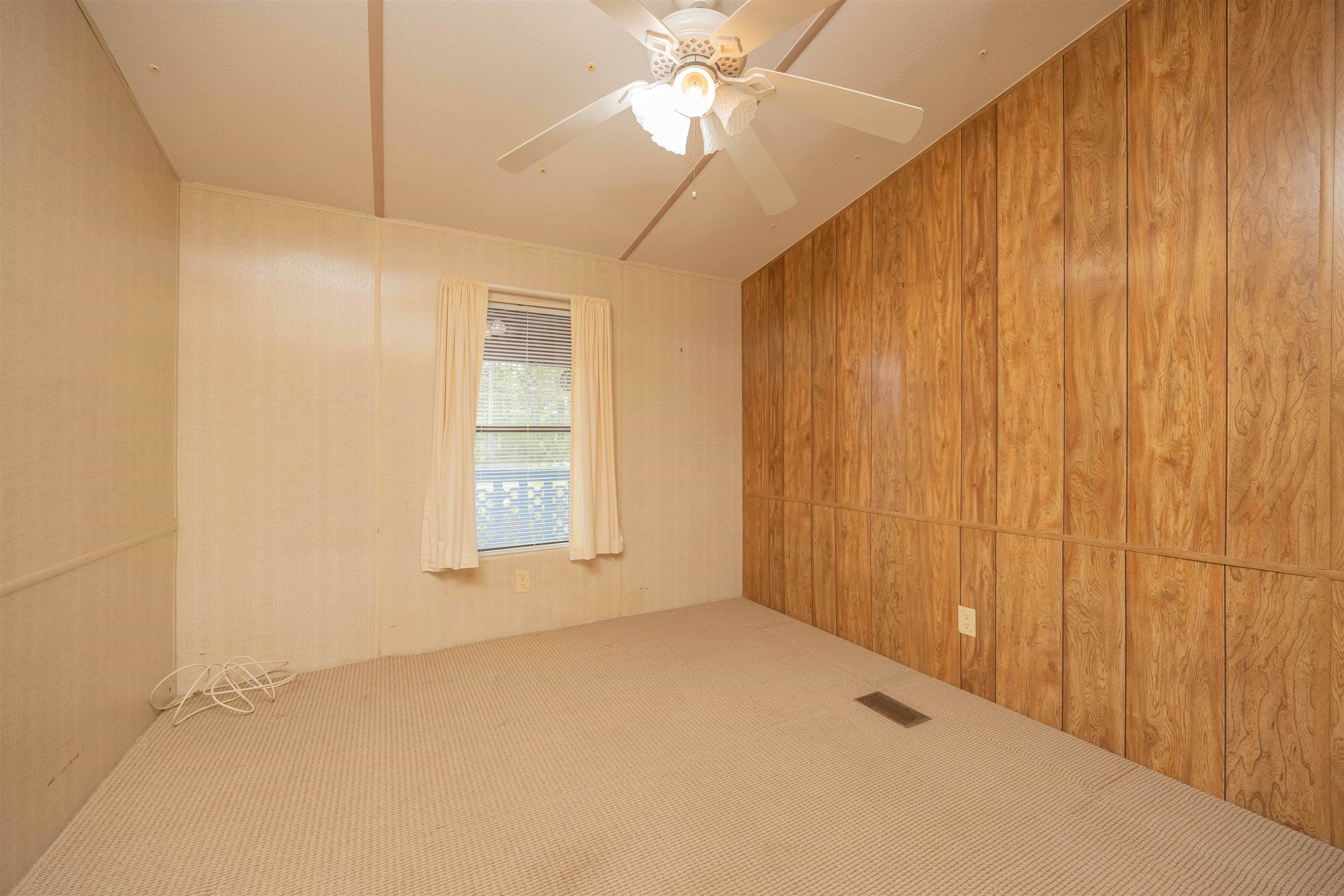 496 Ravenswood Dr.