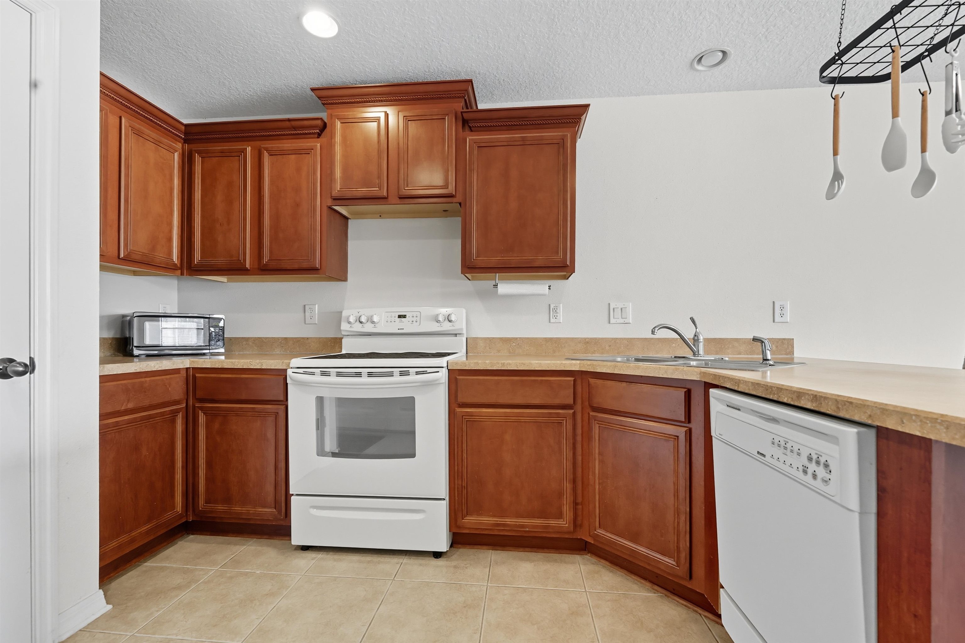 463 Cabernet Pl