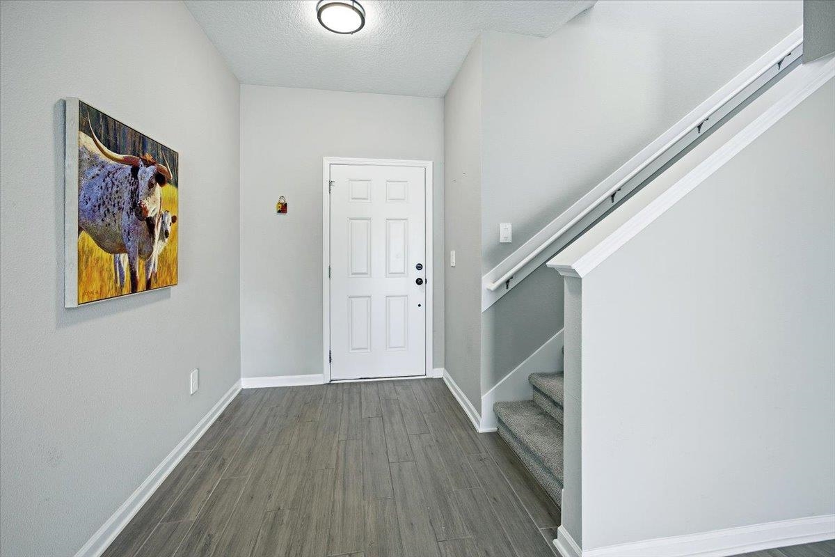 68 Posadas Ln