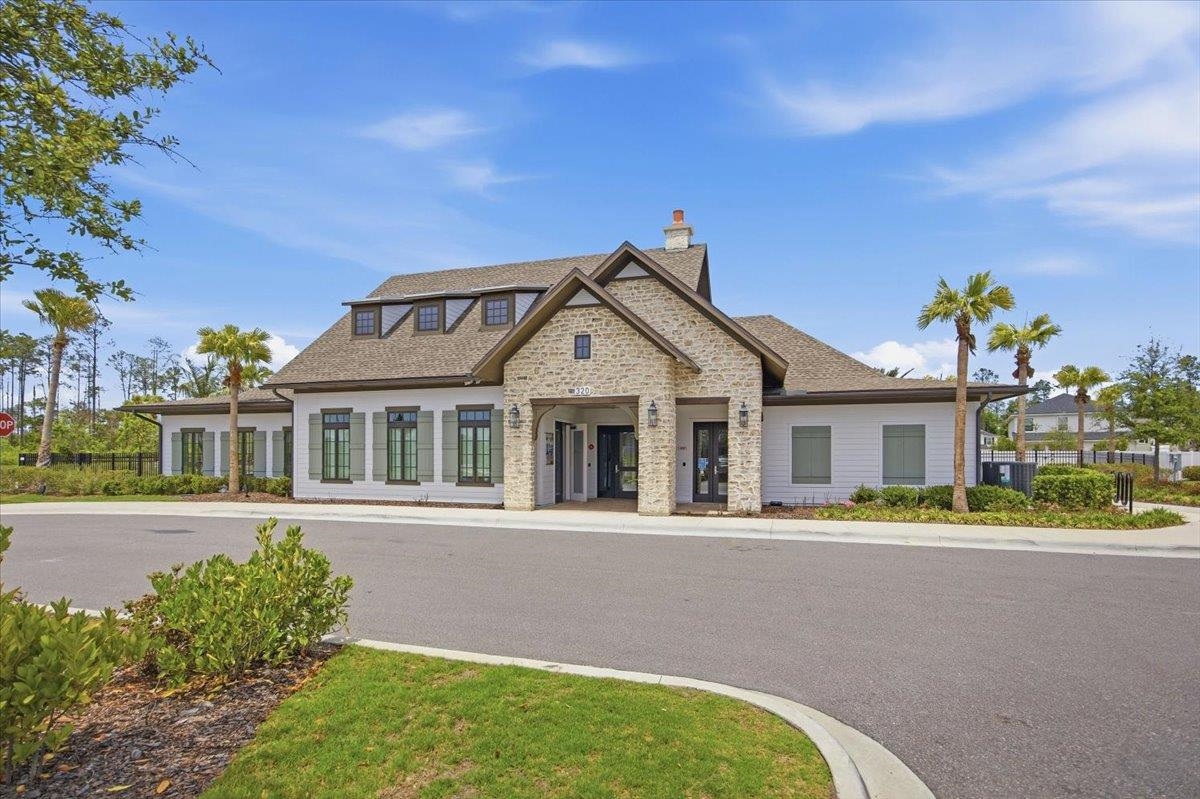 68 Posadas Ln