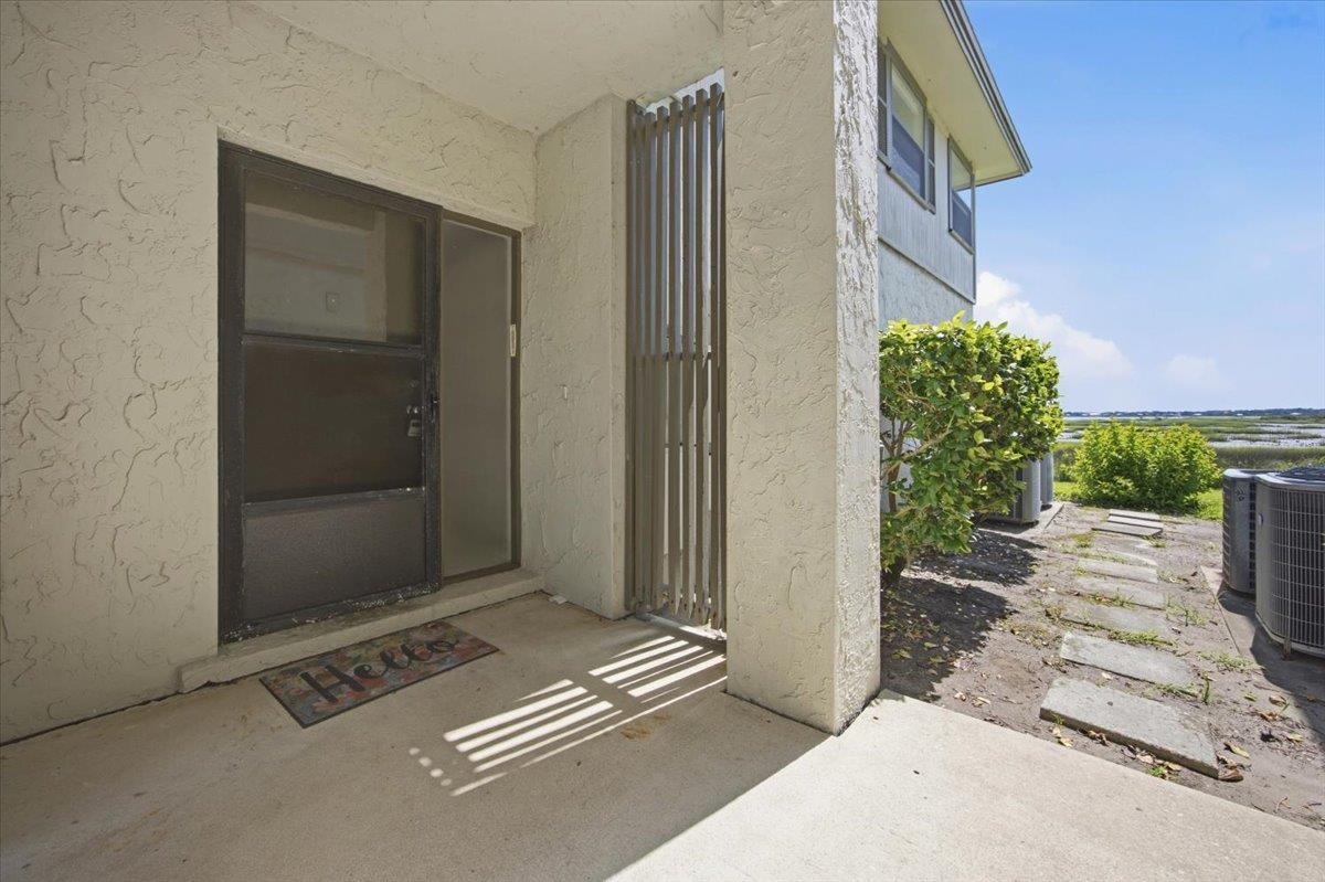 27 Santiago Ct