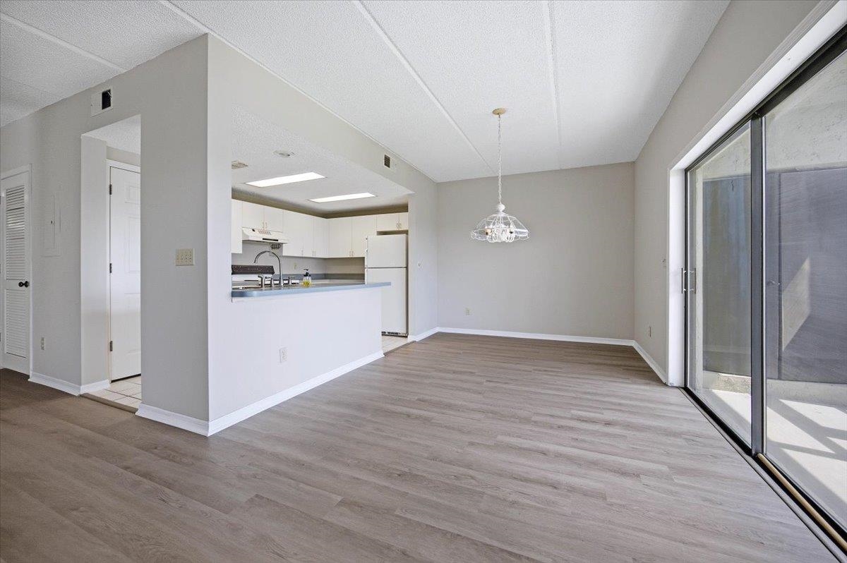 27 Santiago Ct