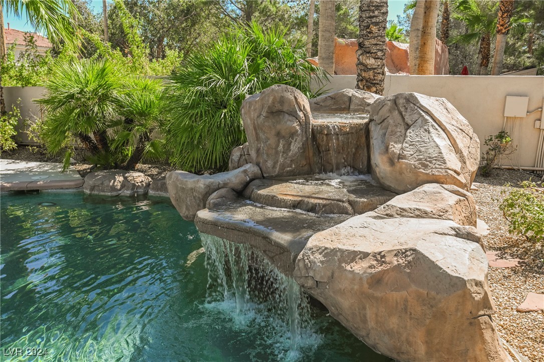 1882 Whispering Circle