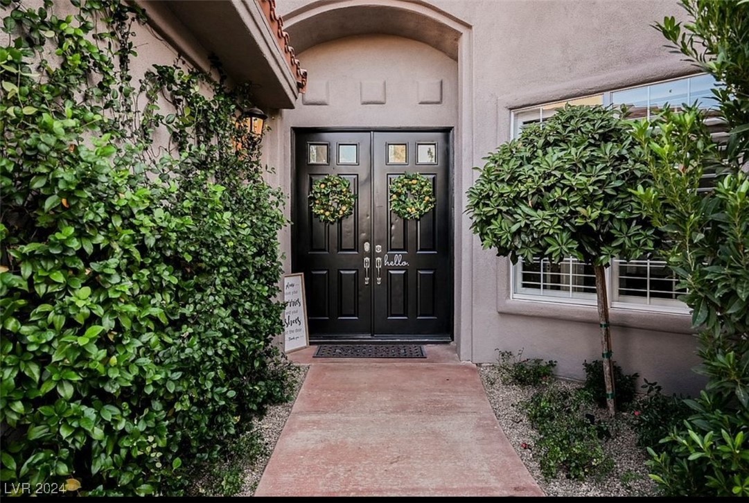 1882 Whispering Circle