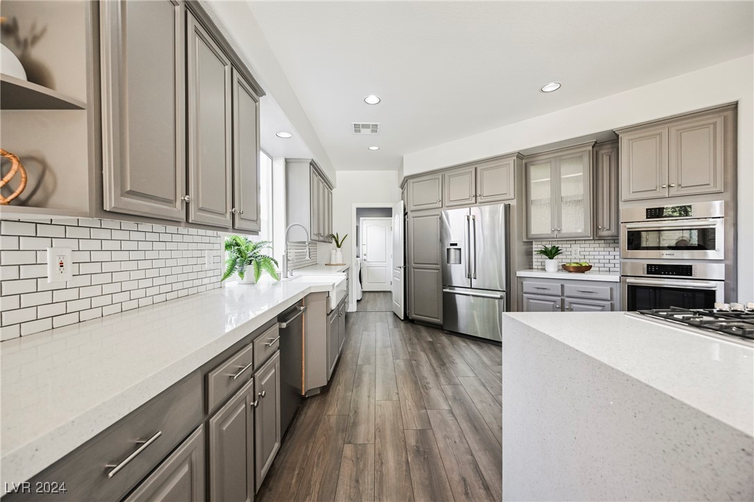 1882 Whispering Circle