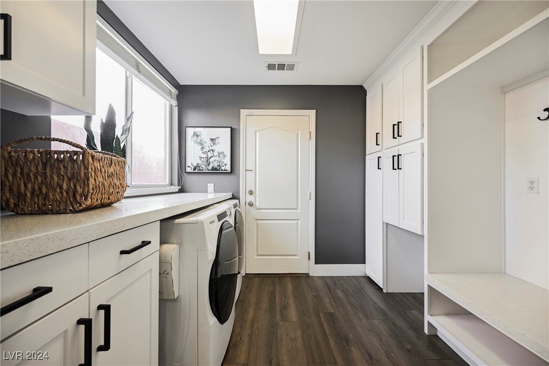 1882 Whispering Circle