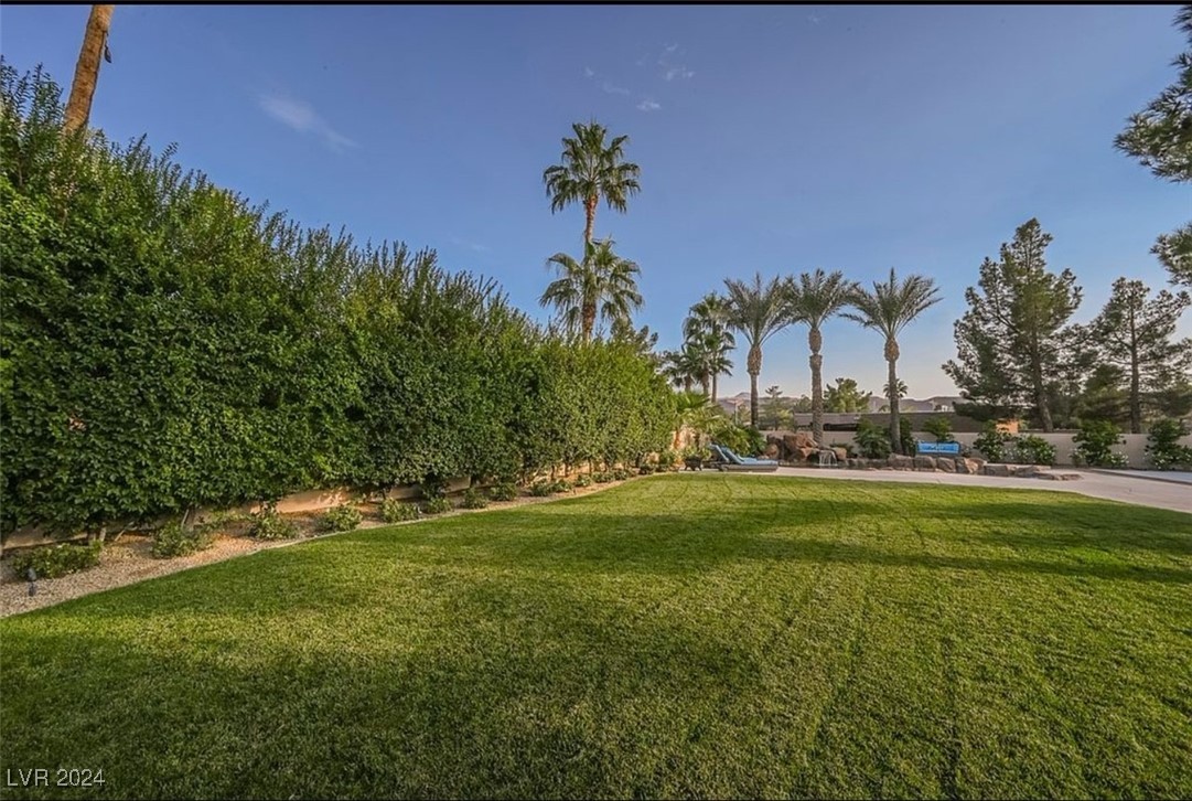 1882 Whispering Circle