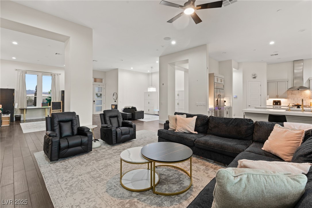 1121 Du Fort Hills Court