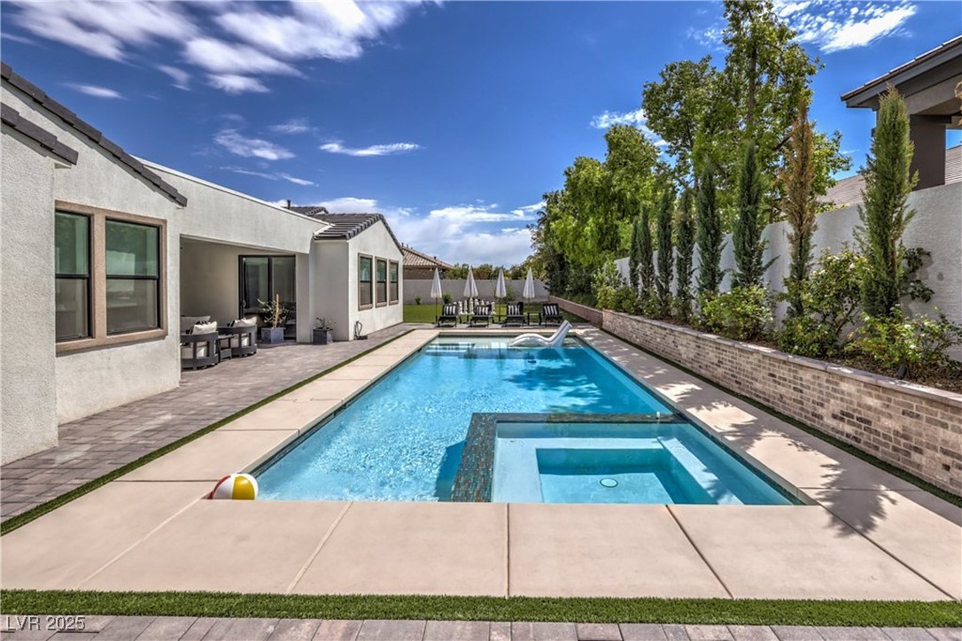 3731 Caesars Circle