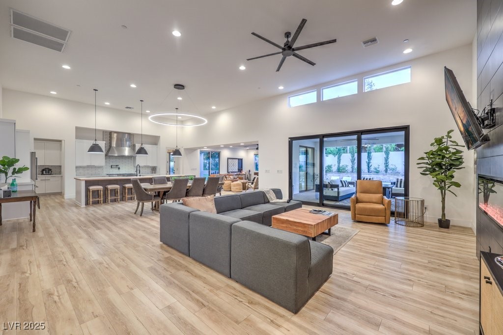 3731 Caesars Circle