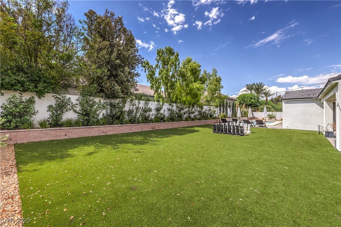 3731 Caesars Circle