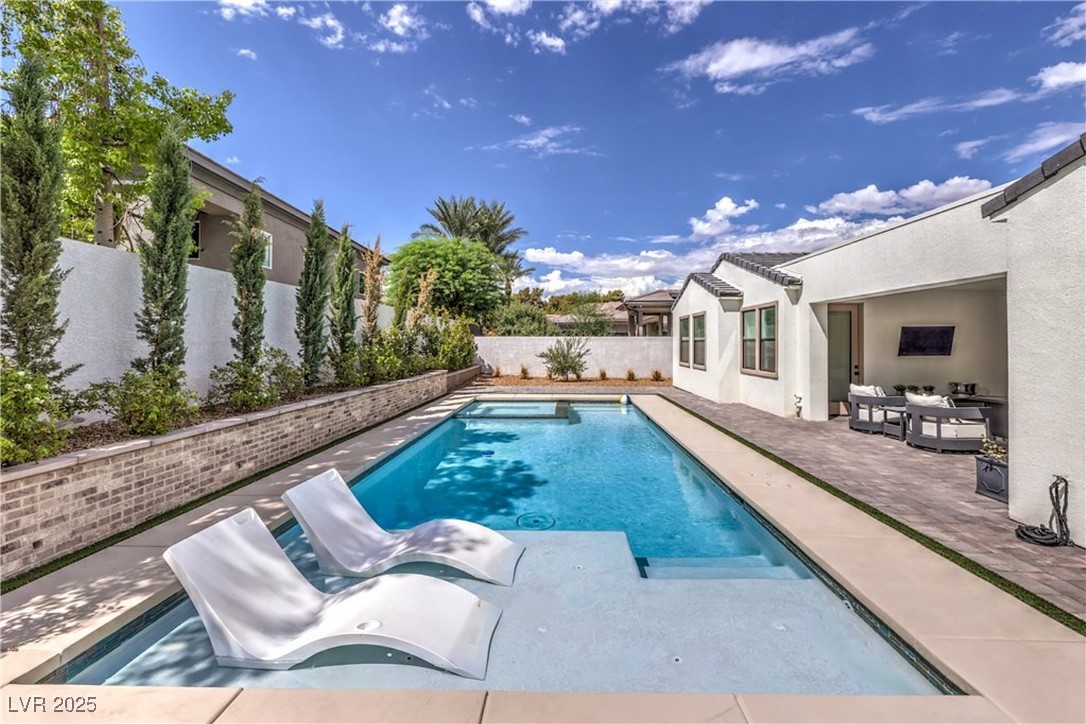 3731 Caesars Circle