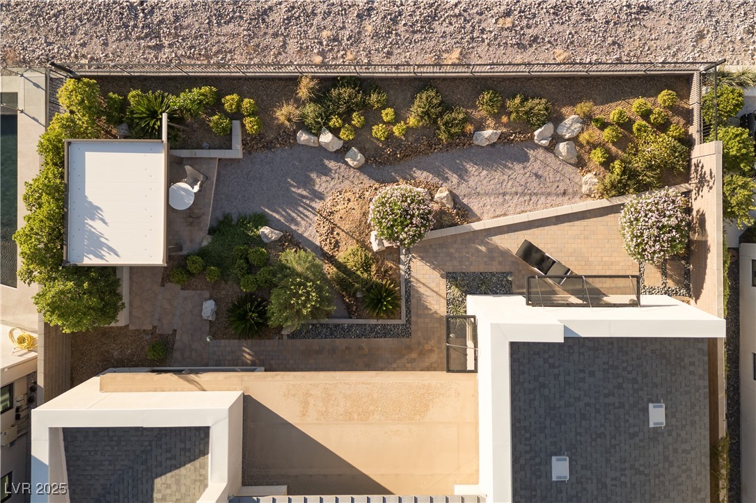 2180 Skyline Heights Lane