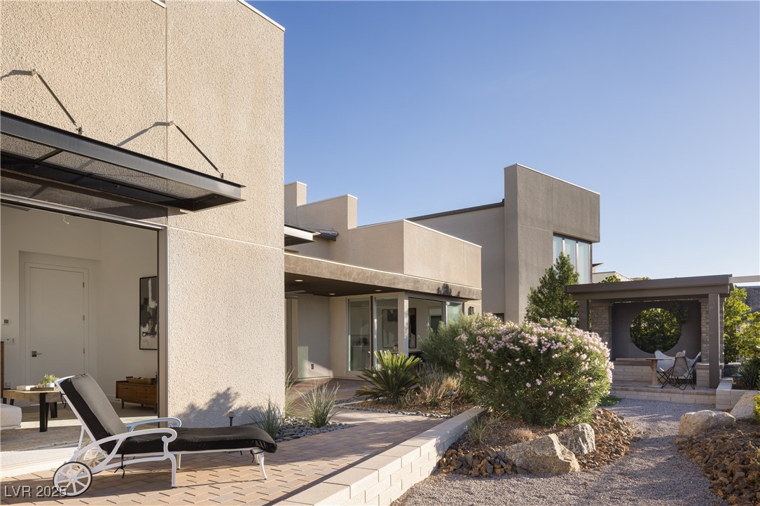 2180 Skyline Heights Lane