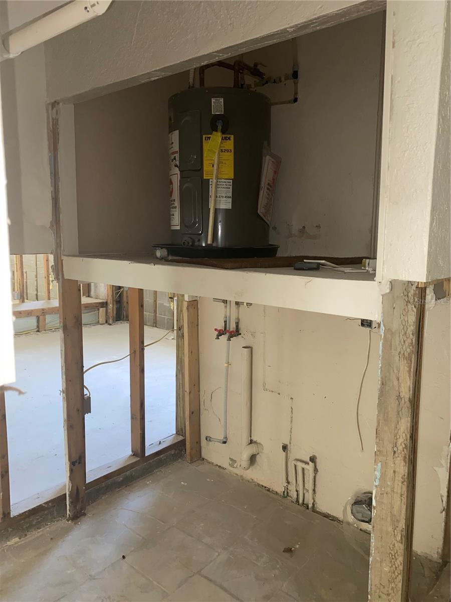 1702 BAYOU GRANDE BLVD NE