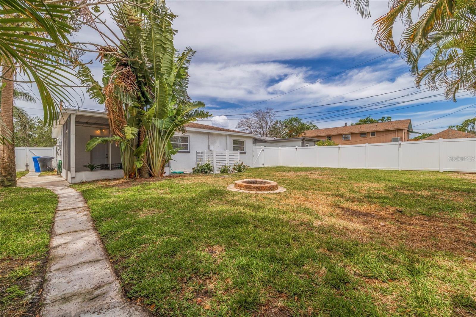 1702 BAYOU GRANDE BLVD NE