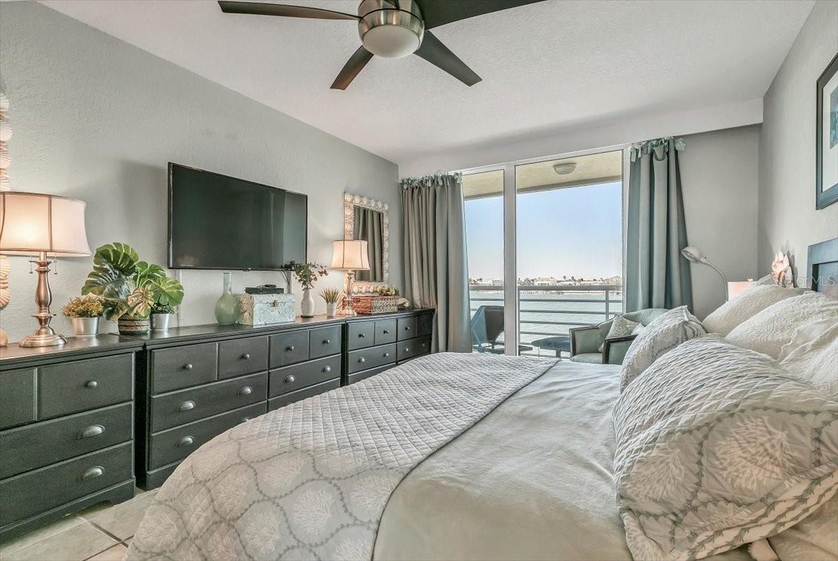 6085 BAHIA DEL MAR CIR #366