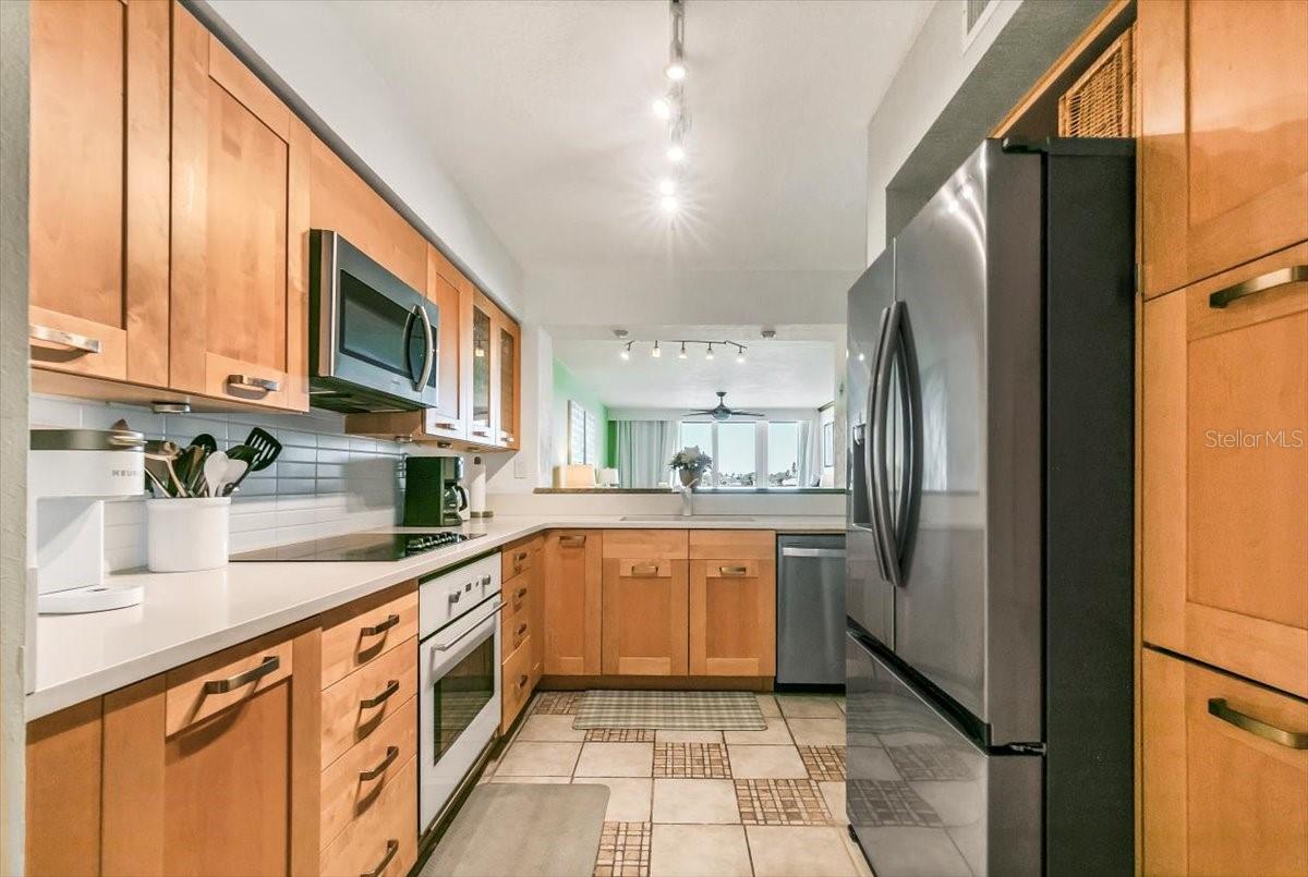 6085 BAHIA DEL MAR CIR #366