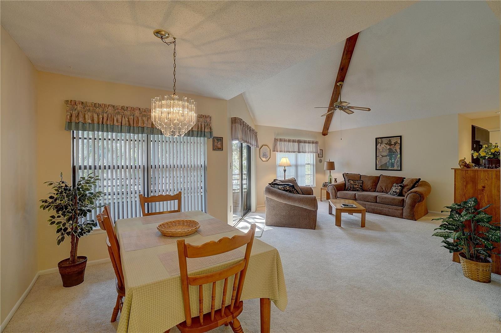 1106 LENNOX RD W