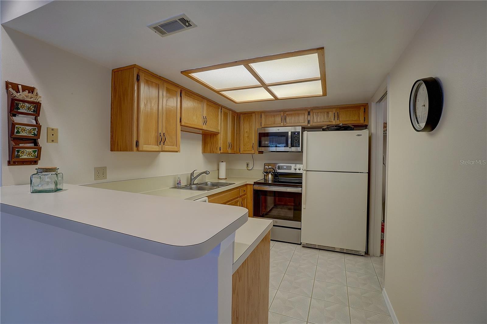 1106 LENNOX RD W