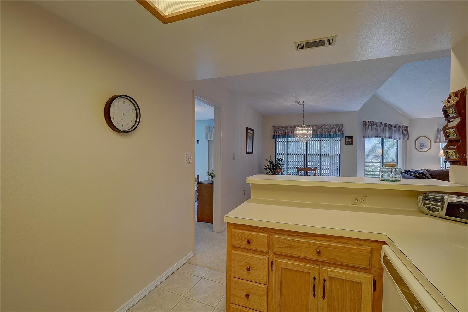 1106 LENNOX RD W