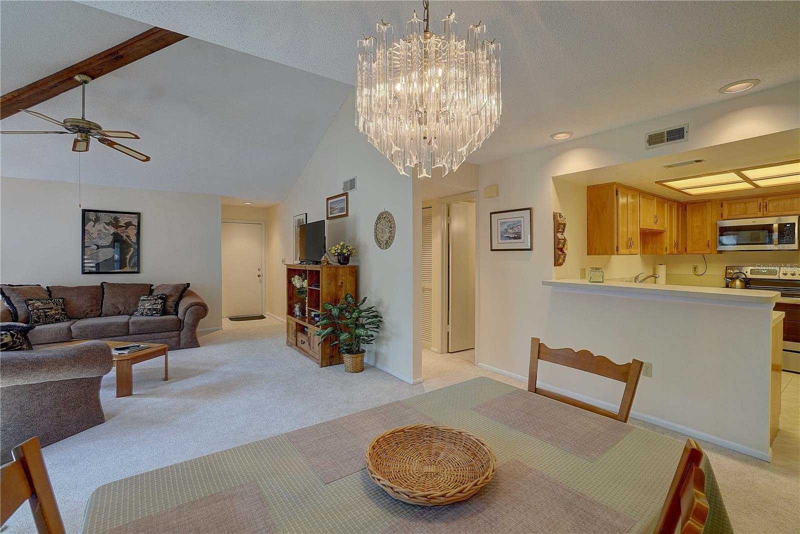 1106 LENNOX RD W