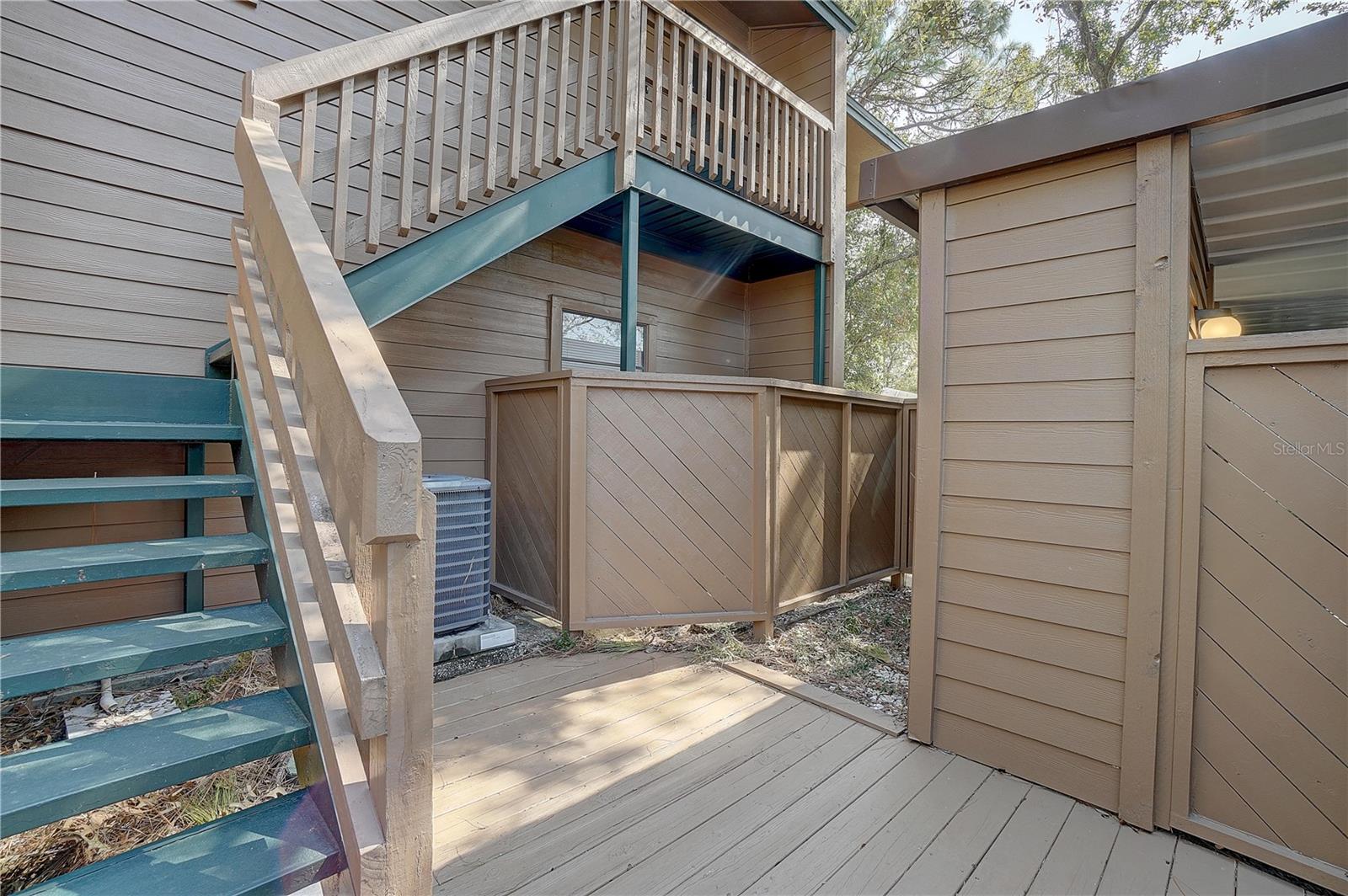 1106 LENNOX RD W