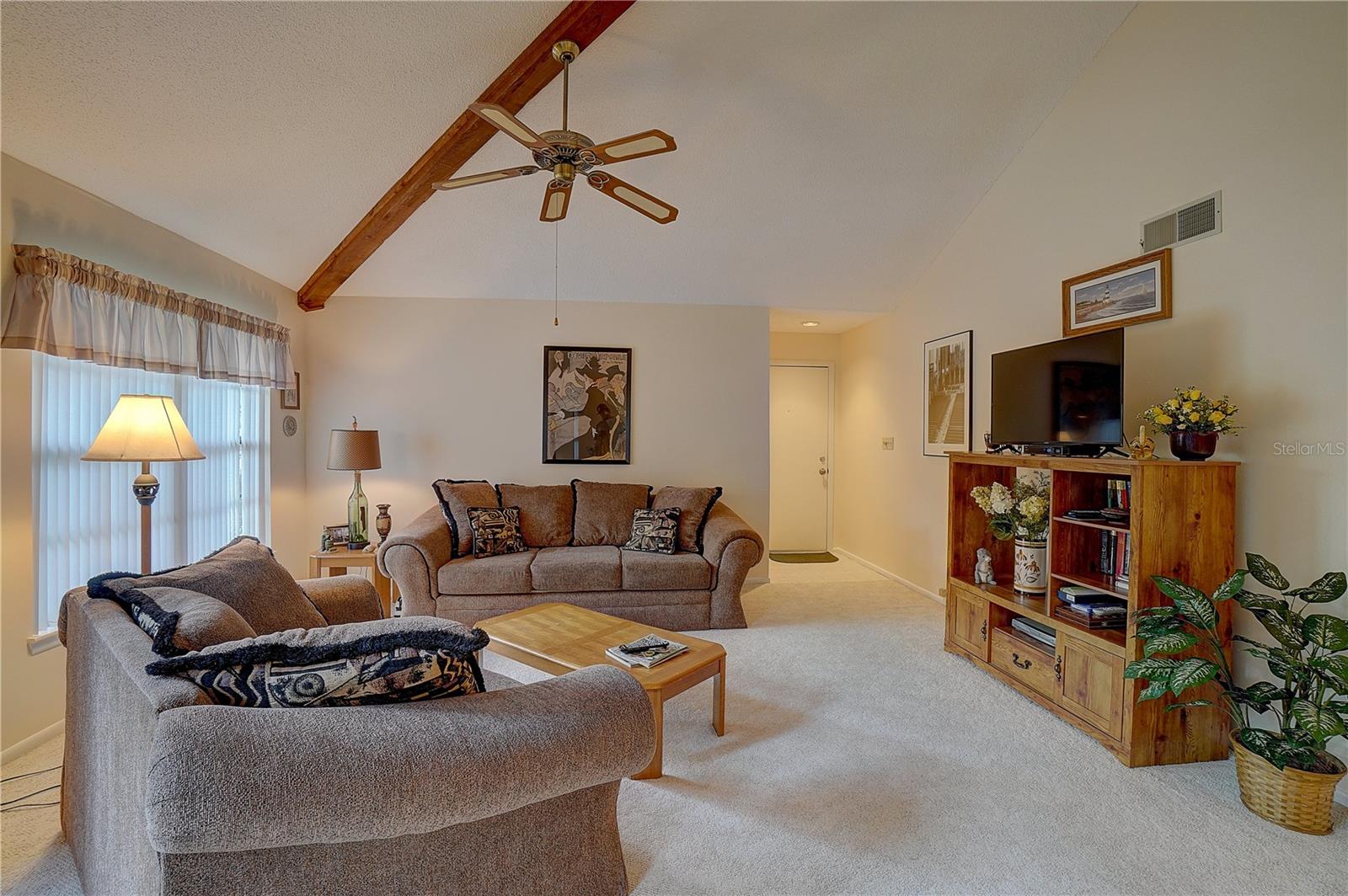 1106 LENNOX RD W