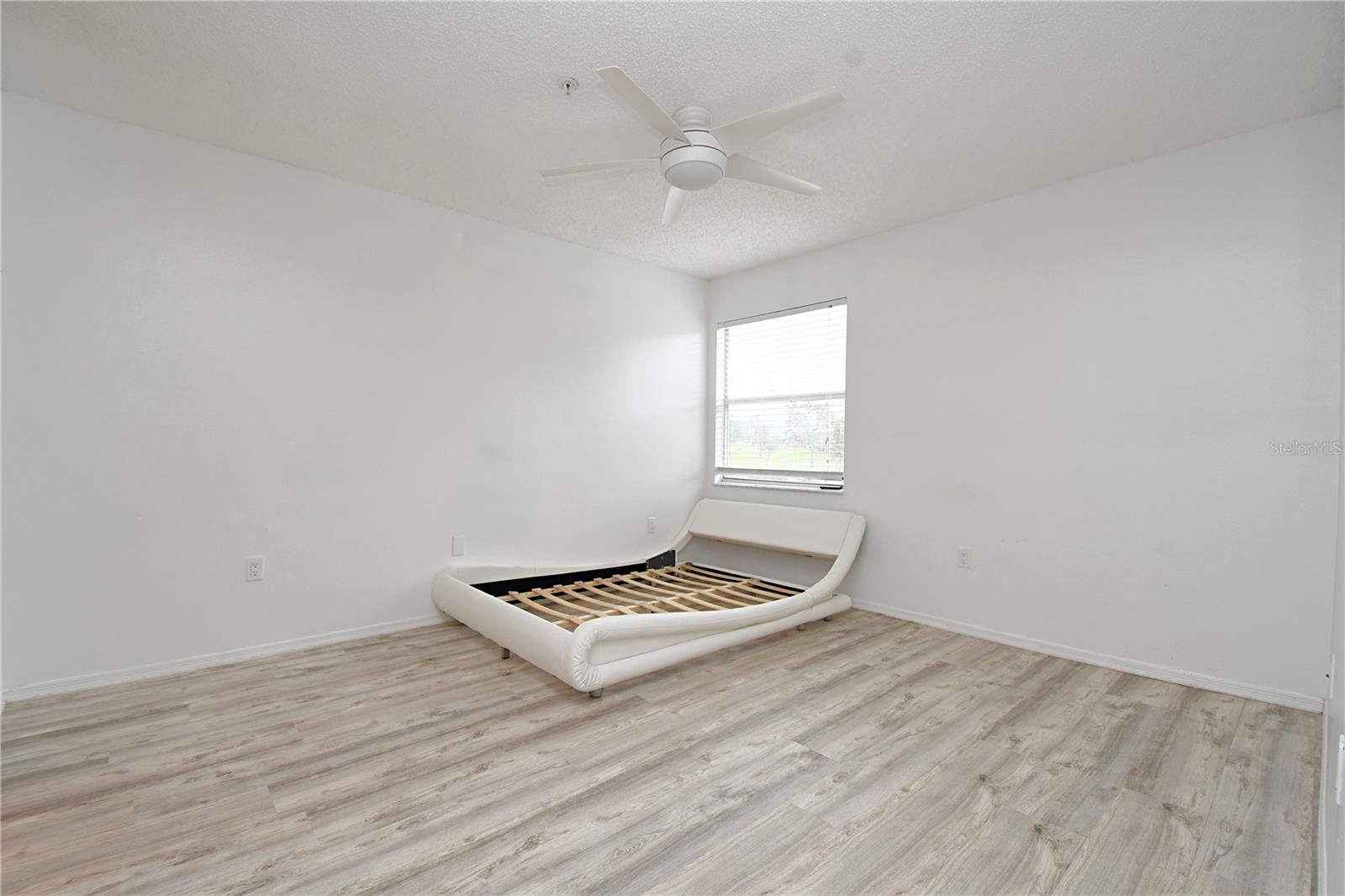 2400 FEATHER SOUND DR #615