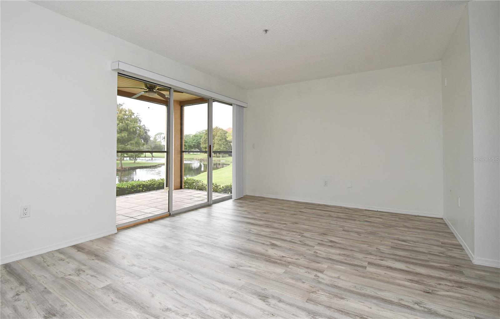 2400 FEATHER SOUND DR #615