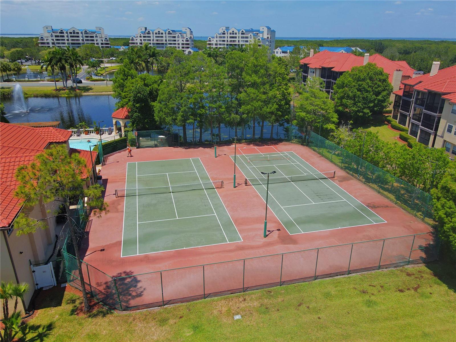 2400 FEATHER SOUND DR #615