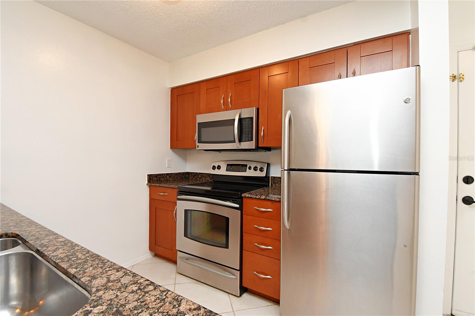 2400 FEATHER SOUND DR #615