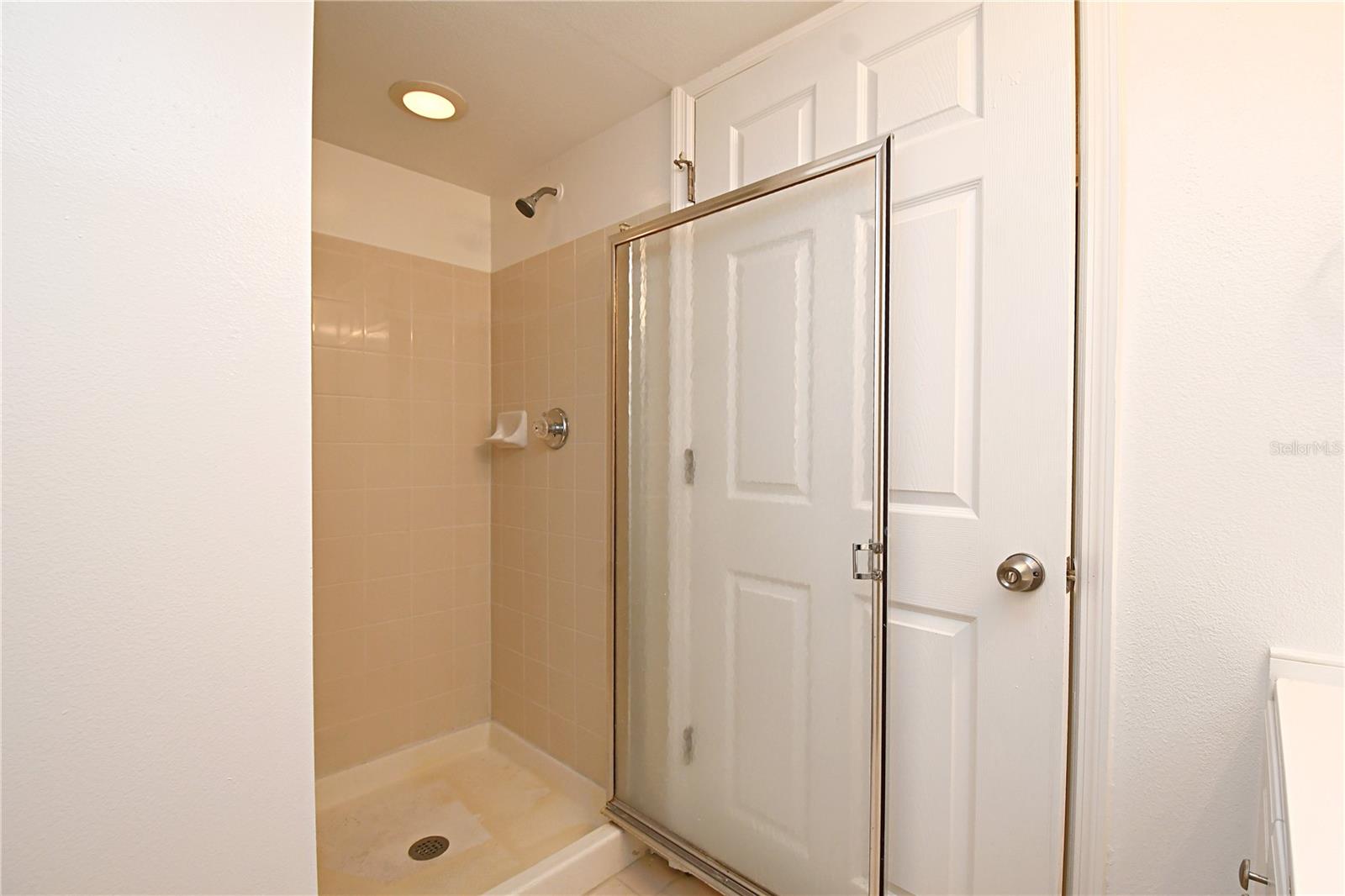 2400 FEATHER SOUND DR #615