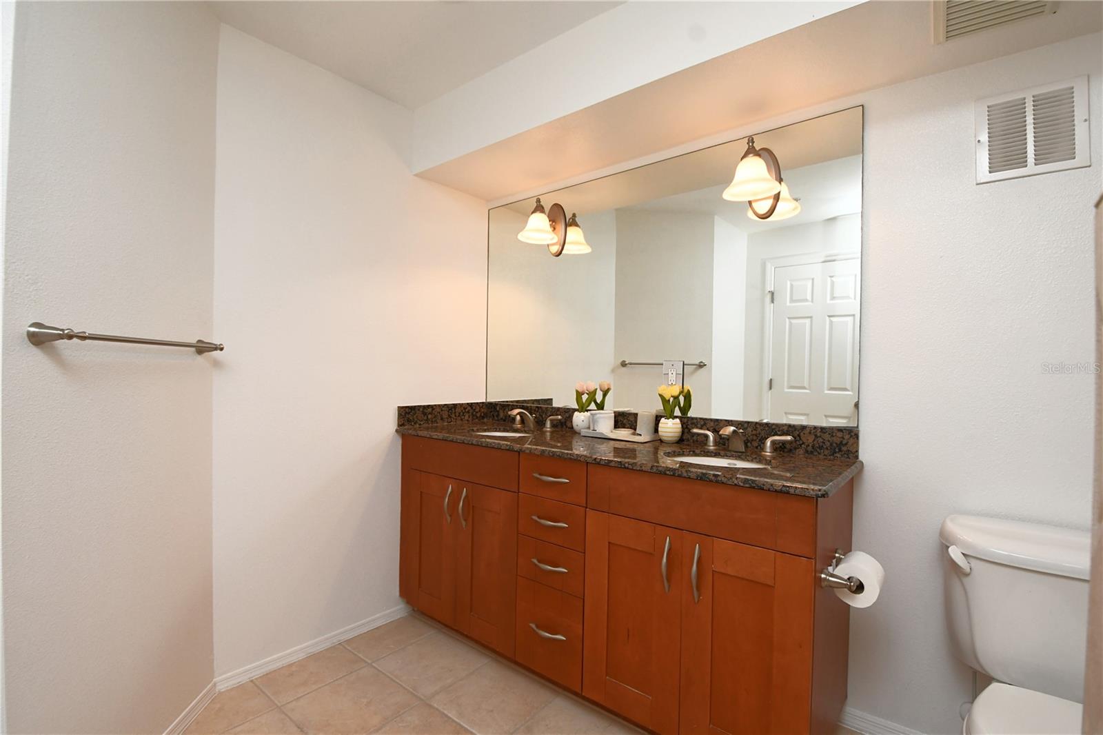 2400 FEATHER SOUND DR #615