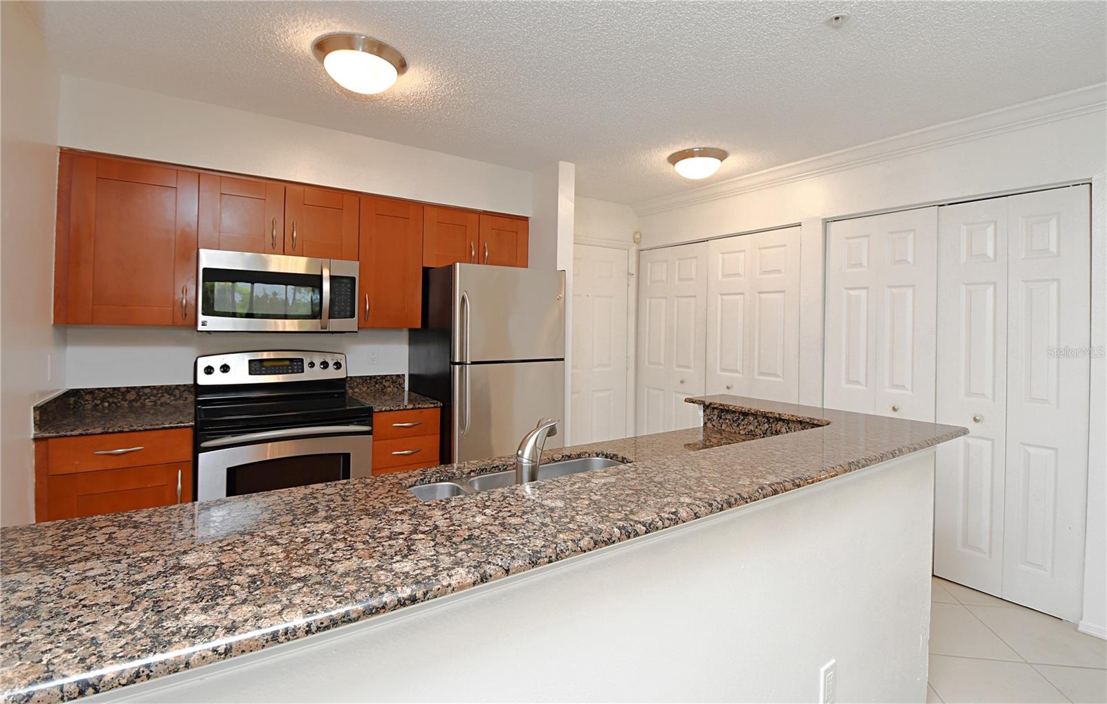 2400 FEATHER SOUND DR #615