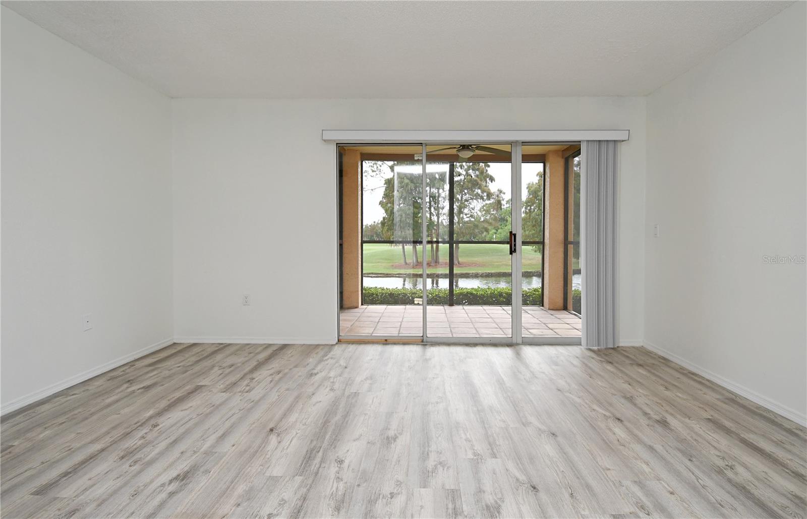 2400 FEATHER SOUND DR #615