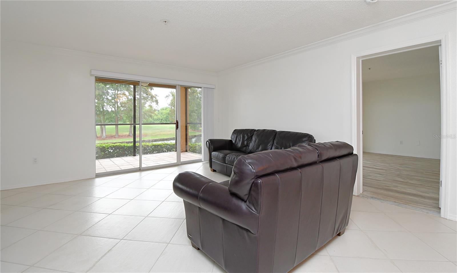 2400 FEATHER SOUND DR #615