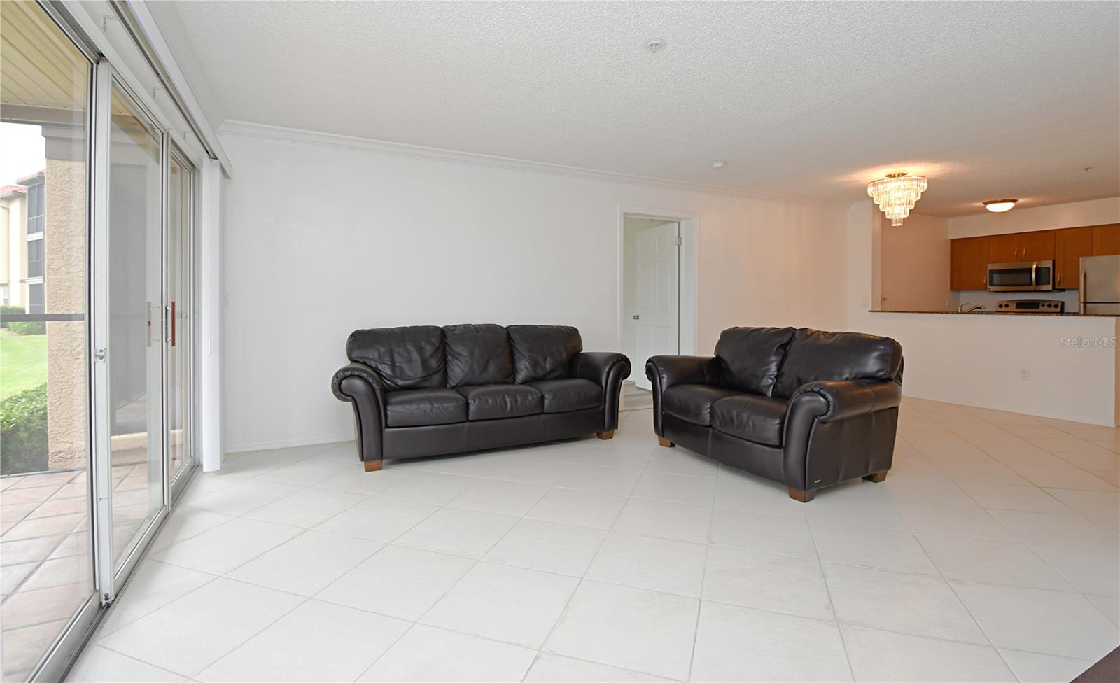 2400 FEATHER SOUND DR #615