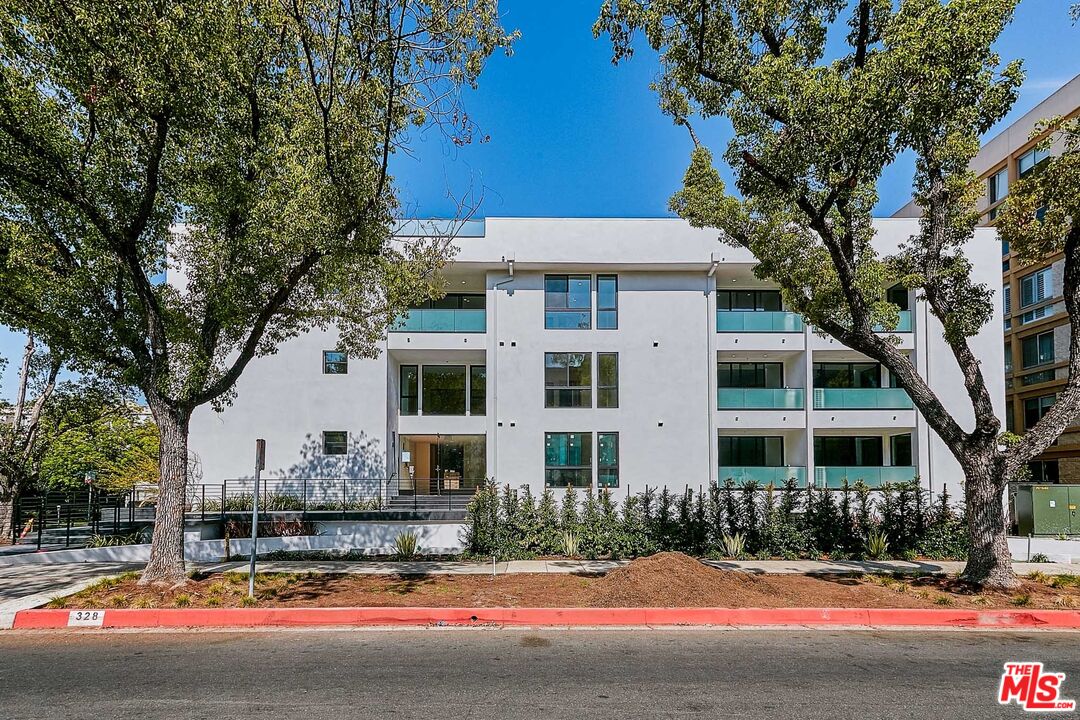 328 N Maple Dr Unit: 109